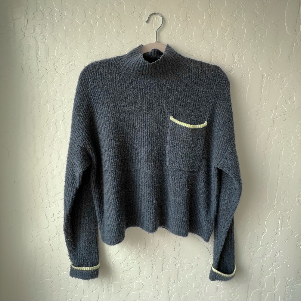 American Eagle Vintage Retro Semi-Cropped Navy Blue Winter Knit Sweater